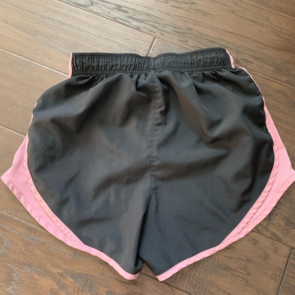 Nike running shorts - Picture 2 of 4